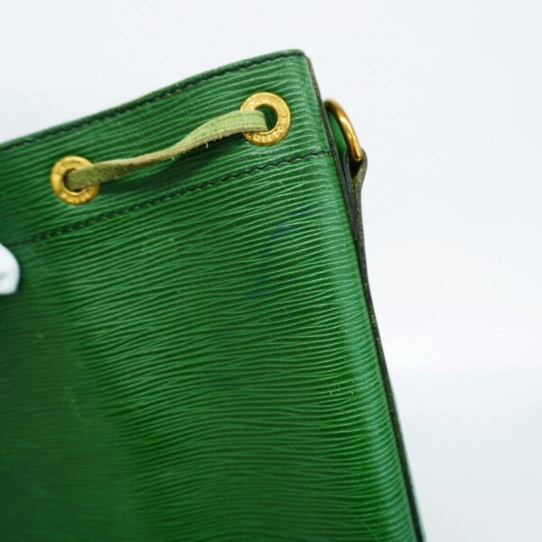 1240001052303 17 Louis Vuitton Noe Epi Shoulder Bag Borneo Green