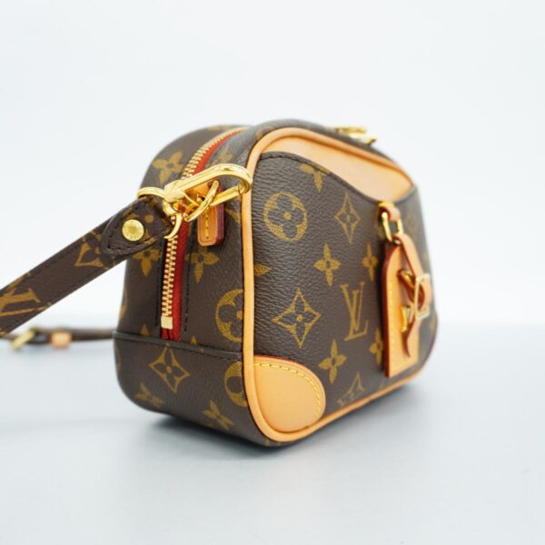 1240001052304 2 Louis Vuitton Deauville Mini Monogram Shoulder Bag Brown