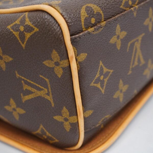 1240001052315 6 Louis Vuitton Aves Monogram Shoulder Bag Brown