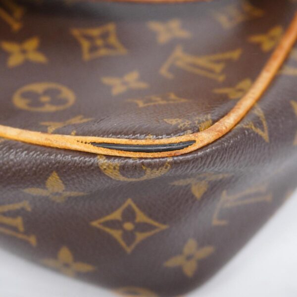 1240001052618 7 Louis Vuitton Hudson Monogram Shoulder Bag Brown