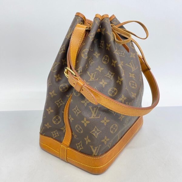 1240001052752 2 Louis Vuitton Noe Monogram Shoulder Bag Brown