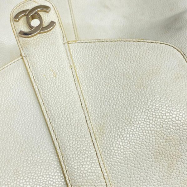 1240001052868 18 Chanel Caviar Skin Rucksack White