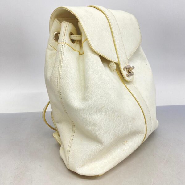 1240001052868 2 Chanel Caviar Skin Rucksack White