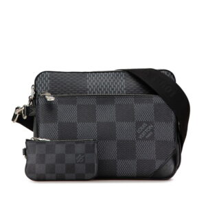 12ct6sjr43n5eme9 12 GUCCI GG Canvas Cosmetic Pouch Black