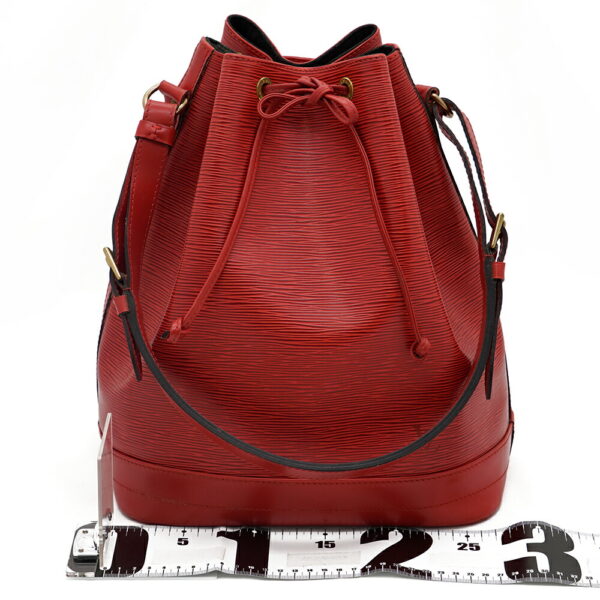 13337 1 Louis Vuitton Noe Shoulder Bag Epi Red