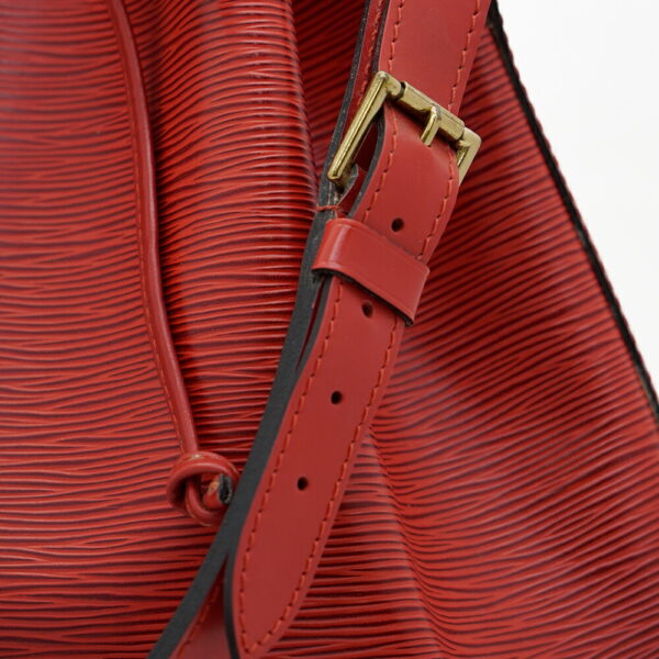 13337 8 Louis Vuitton Noe Shoulder Bag Epi Red