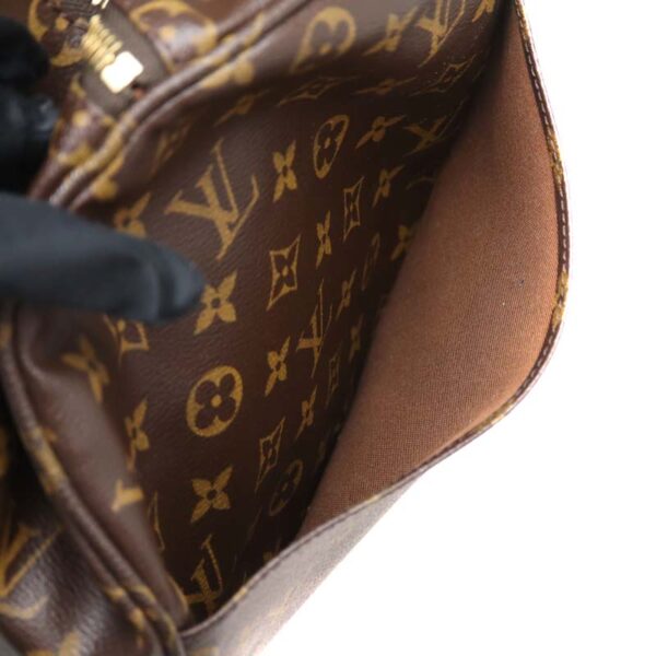 21 4174 8 Louis Vuitton Beaubourg Handbag Monogram Brown