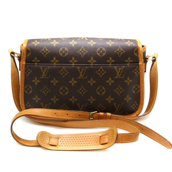 21 4526 2 Louis Vuitton Sologne Shoulder Bag Monogram Brown