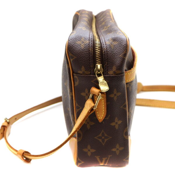 21 994 4 Louis Vuitton Trocadero 30 Shoulder Bag Monogram Brown