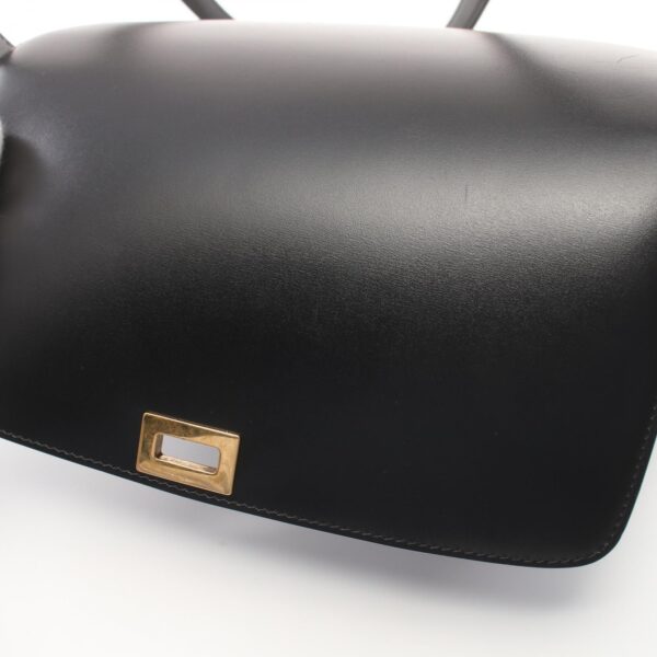 2100301132931 7 Celine Classic Medium Leather Shoulder Bag Black