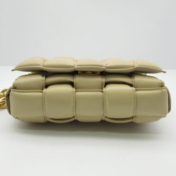 2100301135536 5 Bottega Veneta Chain Cassette Lambskin Shoulder Bag Beige