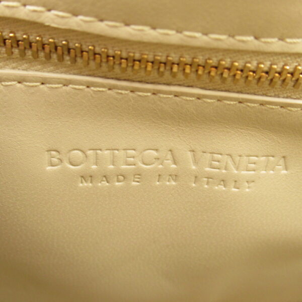 2100301135536 8 Bottega Veneta Chain Cassette Lambskin Shoulder Bag Beige