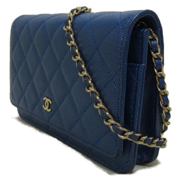 2101217536486 3 CHANEL Chain Wallet Shoulder Bag Caviar Skin Blue