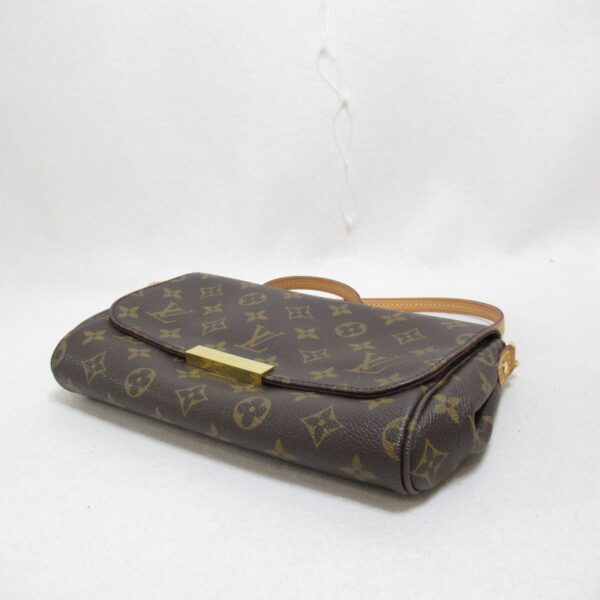 2101217622424 5 Louis Vuitton Favorite PM Shoulder Bag Monogram Brown