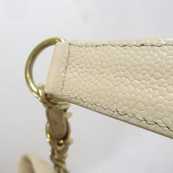 2101217623513 8 CHANEL GST Tote Bag Caviar Skin Beige