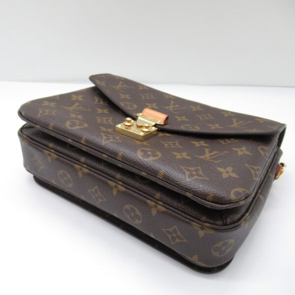 2101217670685 6 Louis Vuitton Pochette Metis 2way Shoulder Bag Brown