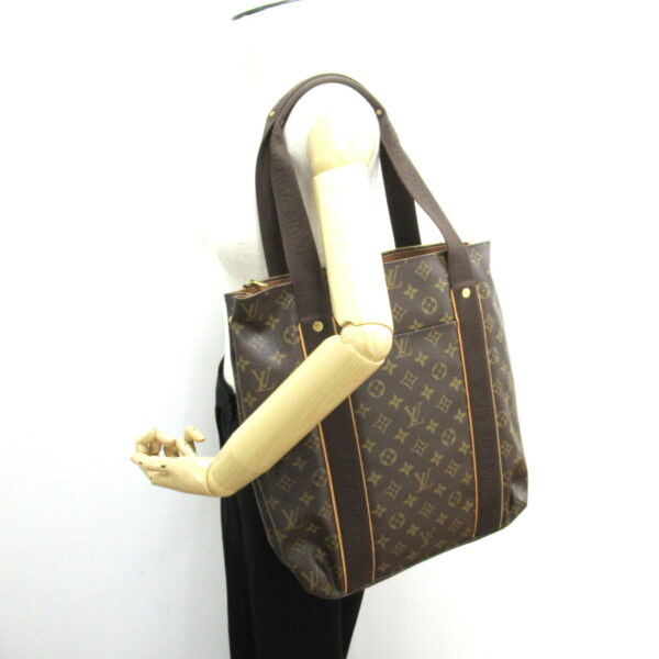 2101217692649 5 Louis Vuitton Cava Beaubourg Tote Bag Monogram Brown