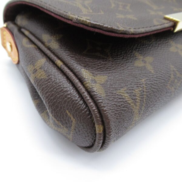 2101217770637 8 Louis Vuitton Favorite PM Clutch Monogram Brown