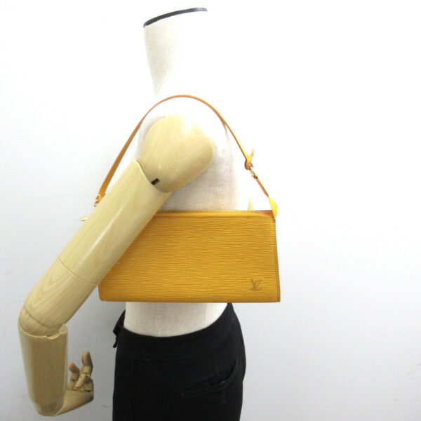 2101217807913 5 LOUIS VUITTON Pochette Accessoire Pouch Epi Bag Yellow