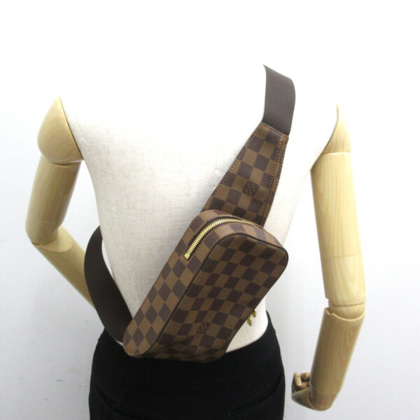 2101217818636 5 LOUIS VUITTON Jeronimos Waist Bag Damier Brown