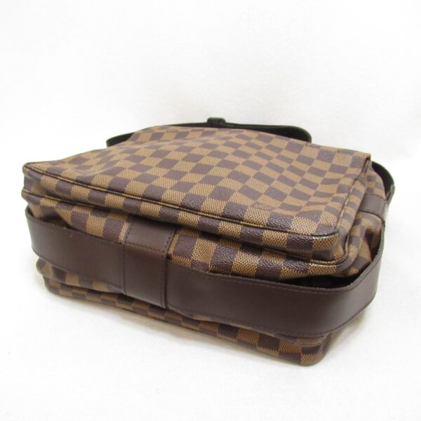 2101217827157 5 LOUIS VUITTON Naviglio Messenger Bag Damier Brown