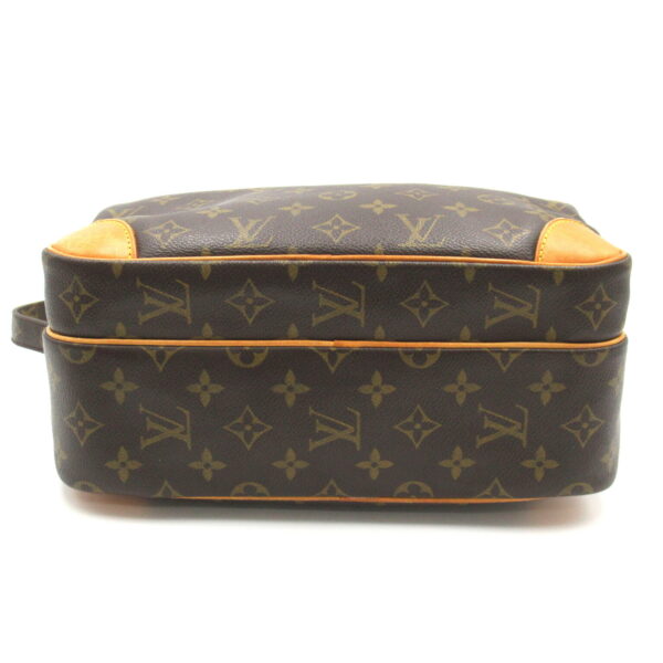 2101217834032 4 LOUIS VUITTON Nile Shoulder Bag Monogram Brown