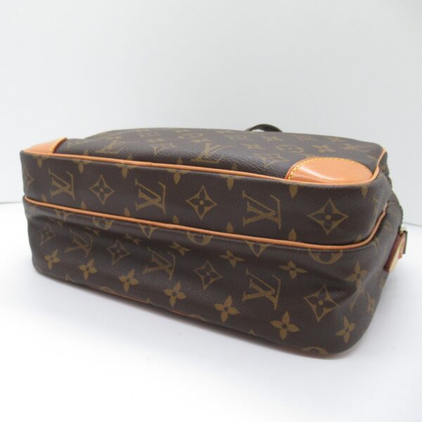 2101217843355 6 LOUIS VUITTON Nile Shoulder Bag Monogram Brown