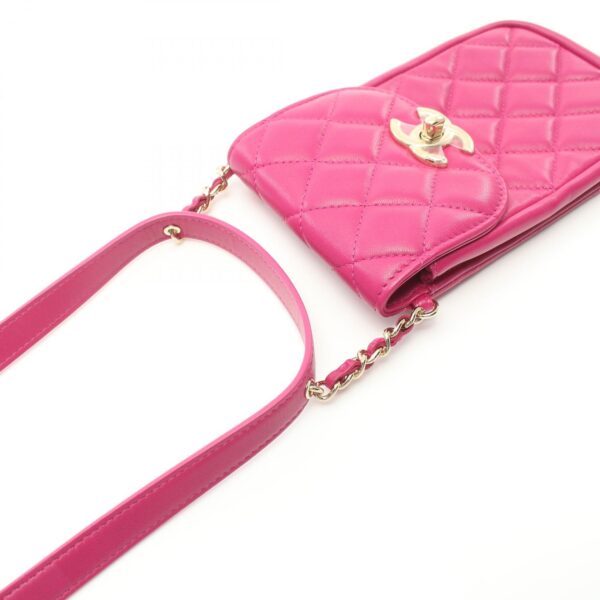 2101217870542 6 CHANEL Matelasse Phone Case Shoulder Bag Lambskin Pink