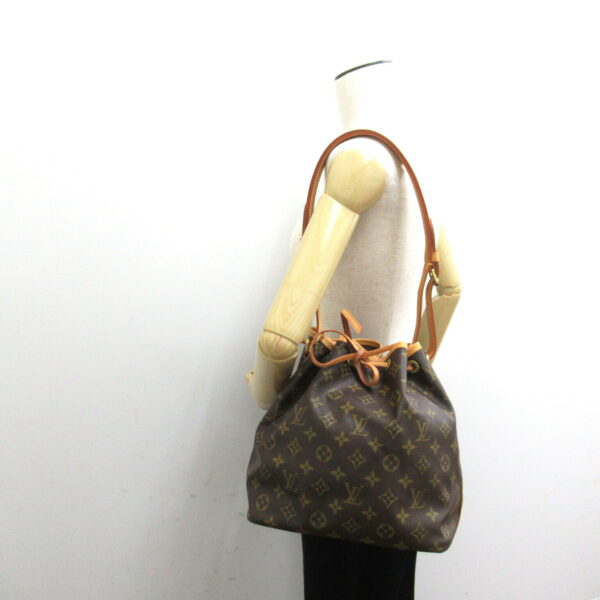 2101217884341 5 LOUIS VUITTON Petit Noe Shoulder Bag Monogram Bag Brown