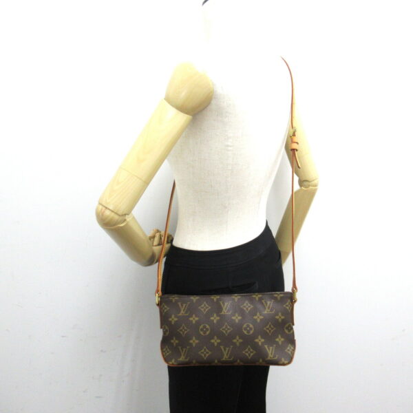 2101217884969 5 Louis Vuitton Trotter Monogram Shoulder Bag Brown