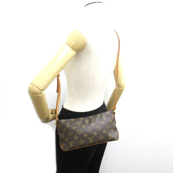 2101217925433 5 Louis Vuitton Trotter Monogram Shoulder Bag Brown