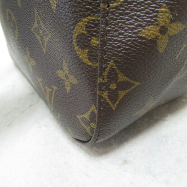 2101217977432 6 Louis Vuitton Looping MM Monogram Shoulder Bag Brown