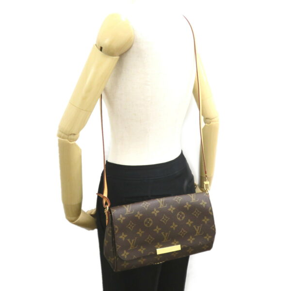 2101217990073 5 Louis Vuitton Favorite MM Monogram Shoulder Bag Brown