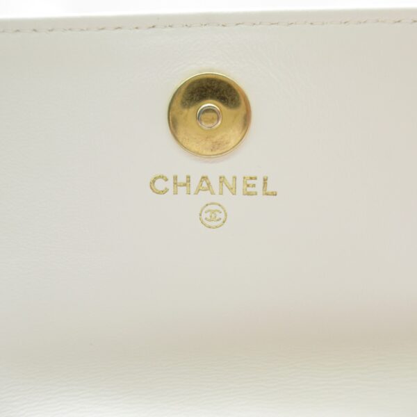 2104102184618 6 CHANEL Chain Wallet Shoulder Bag Lambskin White