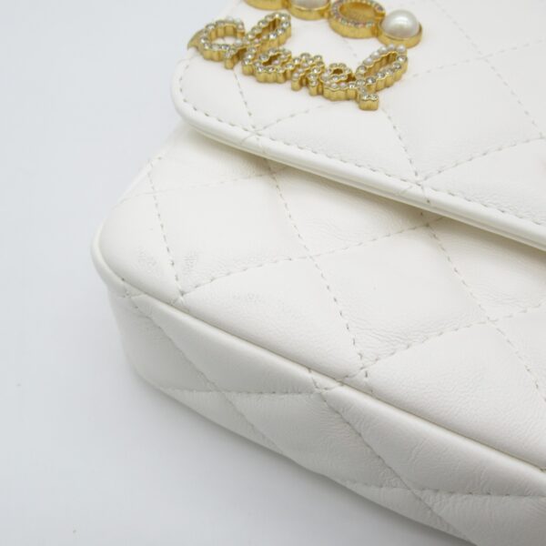 2104102184618 8 CHANEL Chain Wallet Shoulder Bag Lambskin White