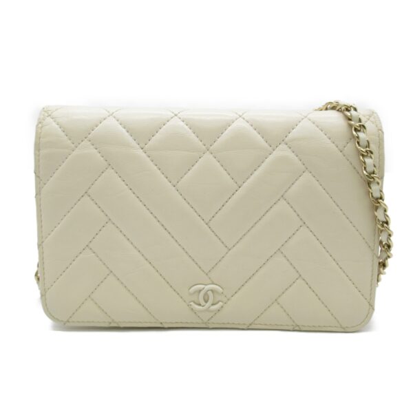 2104102216586 1 CHANEL Chain Wallet Shoulder Bag Calf White