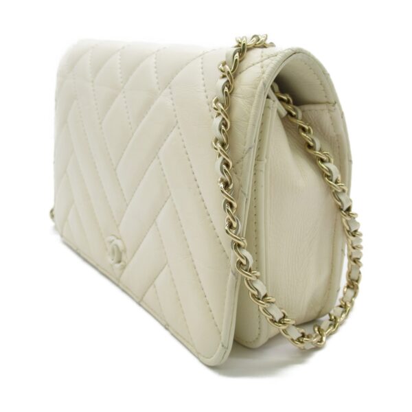 2104102216586 2 CHANEL Chain Wallet Shoulder Bag Calf White