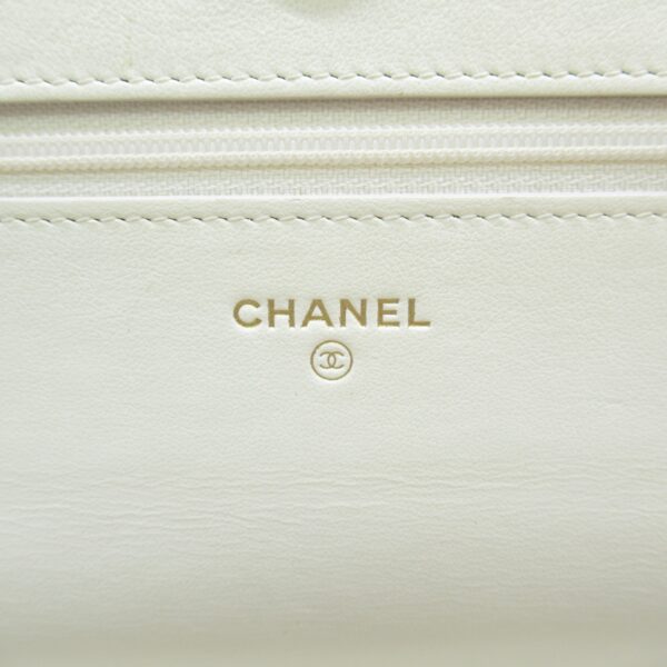 2104102216586 9 CHANEL Chain Wallet Shoulder Bag Calf White