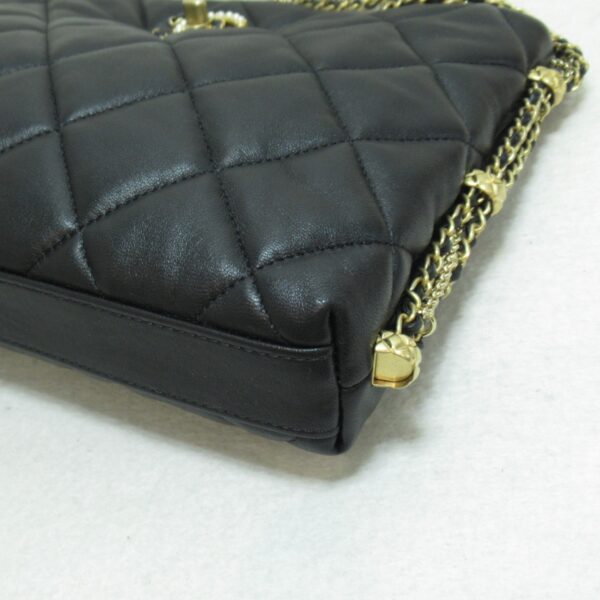 2104102220941 7 CHANEL Chain Shoulder Bag Lambskin Black