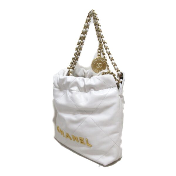 2106800505573 4 CHANEL 22 Mini Chain Bag Calf White