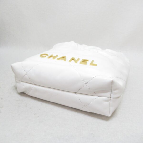 2106800505573 5 CHANEL 22 Mini Chain Bag Calf White