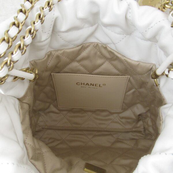 2106800505573 9 CHANEL 22 Mini Chain Bag Calf White