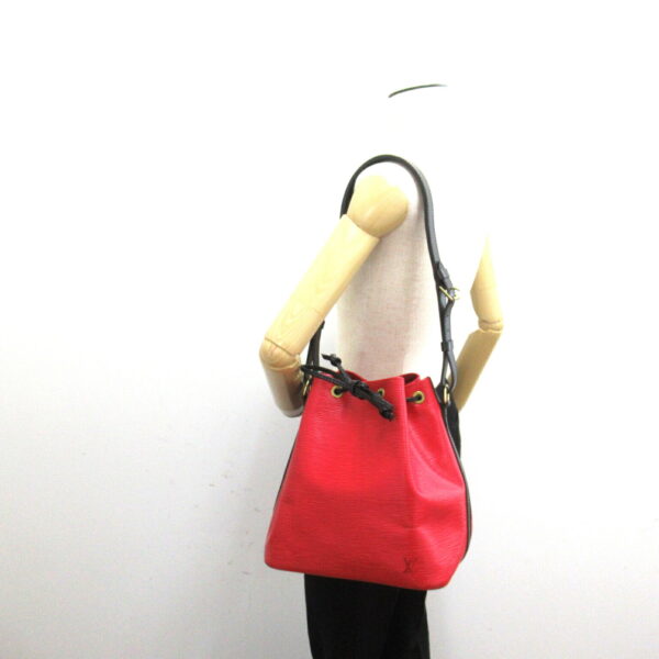 2106800537307 5 Louis Vuitton Petit Noe Epi Shoulder Bag Red Black