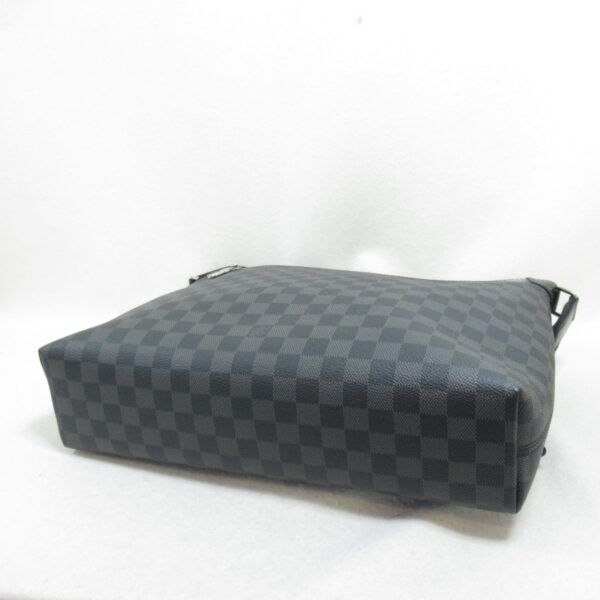 2106800542394 5 Louis Vuitton Mick MM Shoulder Bag Damier Graphite Black