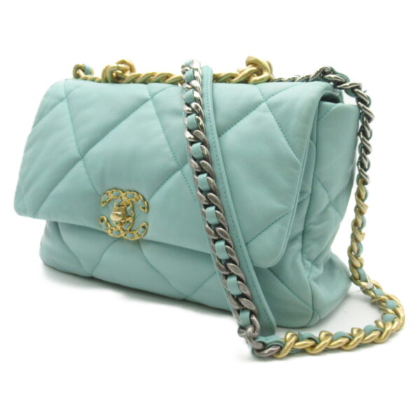 2107600965659 2 CHANEL CHANEL19 Chain Shoulder Bag Lambskin Emerald Green