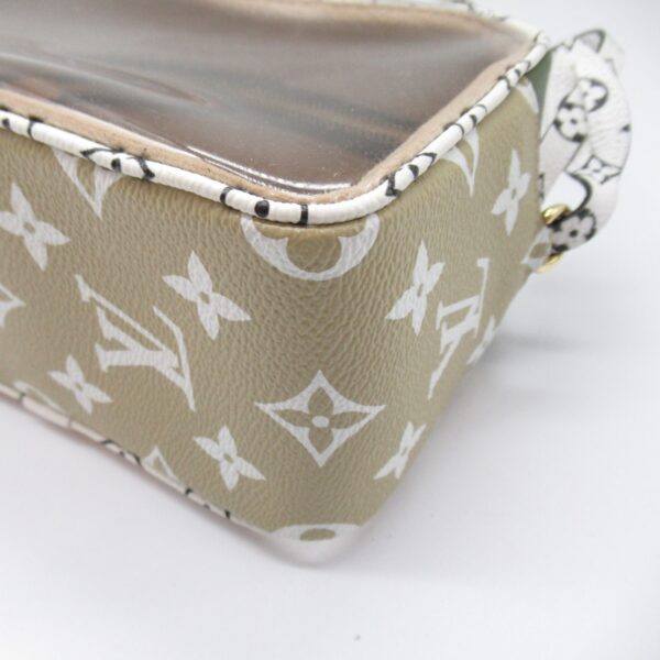 2107600982861 7 LOUIS VUITTON Beach Pouch Accessory Pouch Monogram Giant Khaki