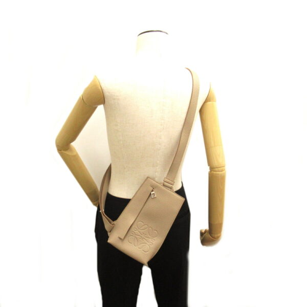 2107601003398 5 Loewe Vertical T Shoulder Leather Waist Bag Beige