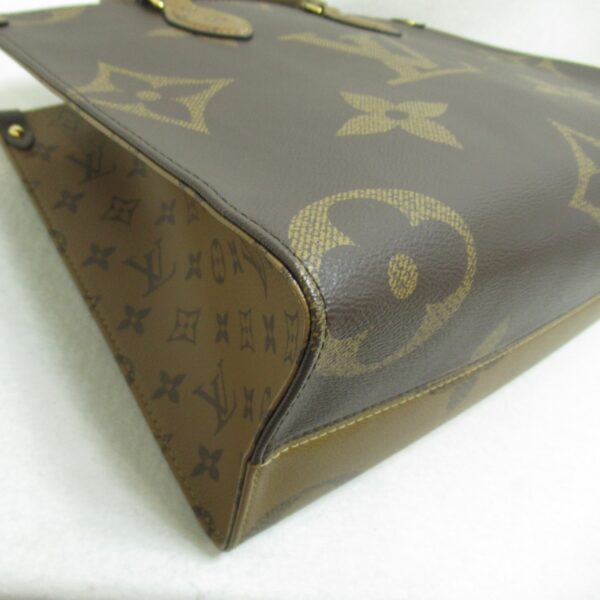 2118700054013 9 Louis Vuitton On the Go MM Tote Bag Monogram Giant Brown