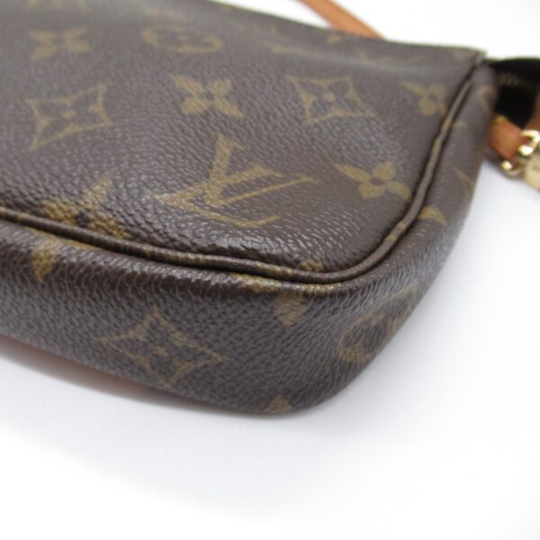 2119900005362 30 LOUIS VUITTON Pochette Accessory Pouch Monogram Brown