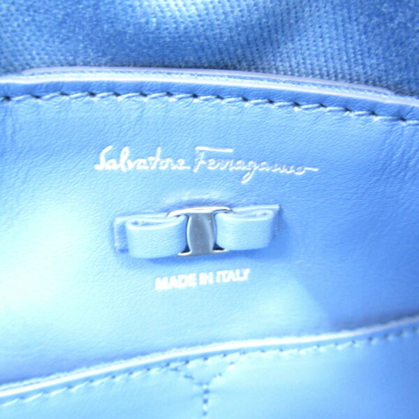 2120100001504 7 Salvatore Ferragamo Chain Leather Tote Bag Blue